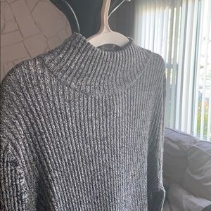 SOLD— H&M Ribbed Sweater, Women’s size XL